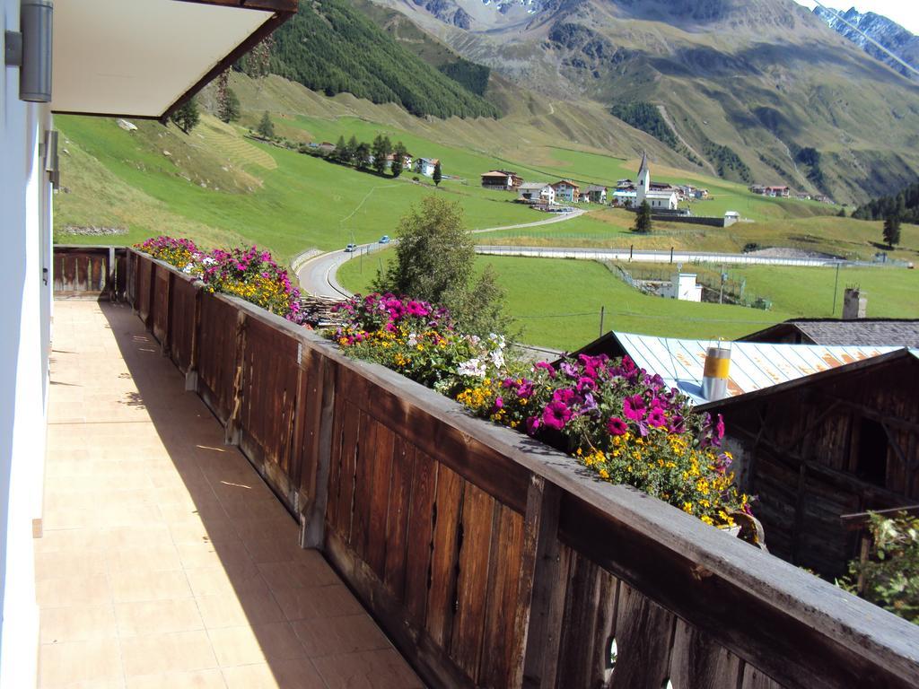 Haus Fliri Hotell Curon Venosta Eksteriør bilde